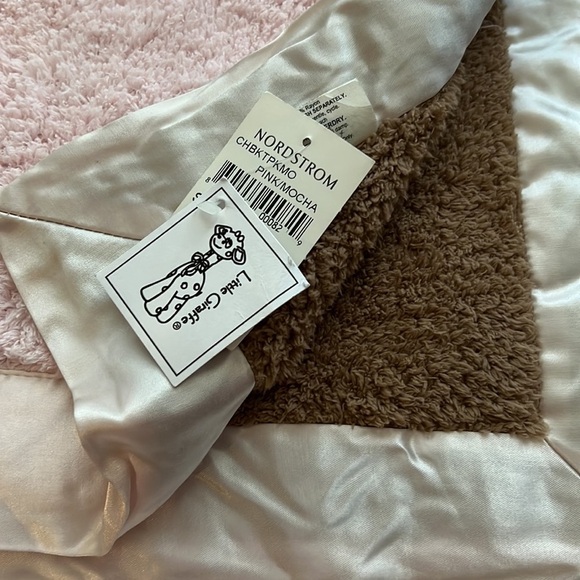 Little Giraffe Baby Blanket Chenille Satin Trim Stroller Blanket two tone - Picture 3 of 10